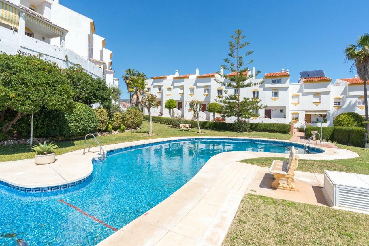 Benalmadena: Adosado Con Piscina Y Jardin Villa Kültér fotó