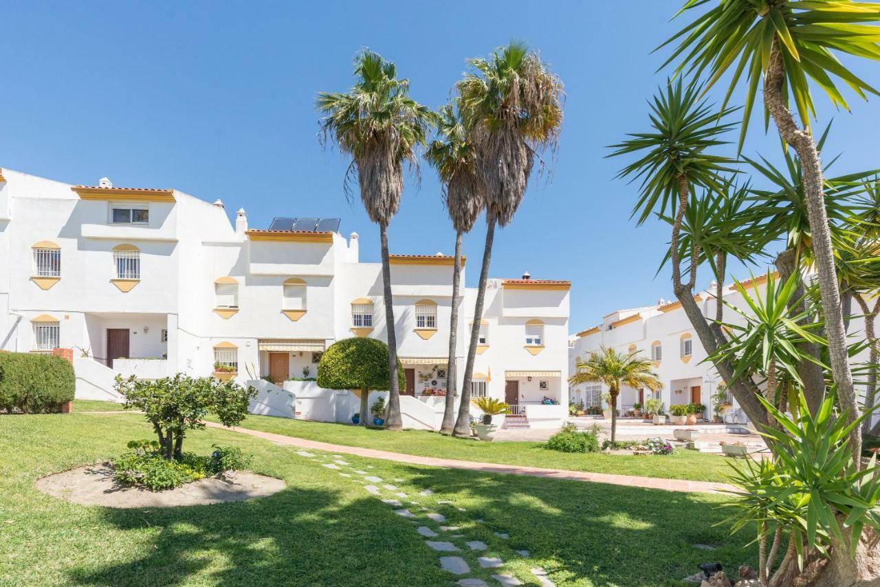 Benalmadena: Adosado Con Piscina Y Jardin Villa Kültér fotó